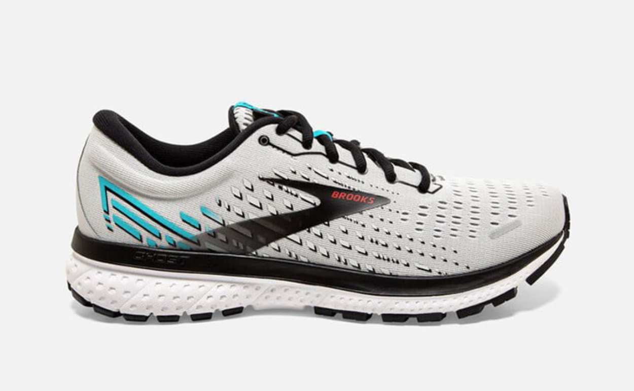 sneakers terbaik 2021