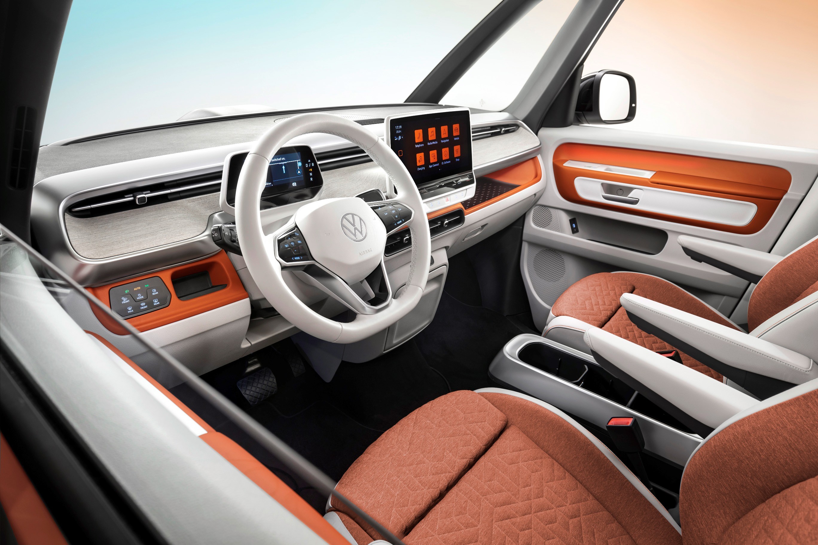 VW ID. Buzz Resmi Diungkap, Bawa Kesan Retro VW Kombi Jadul -  blackxperience.com
