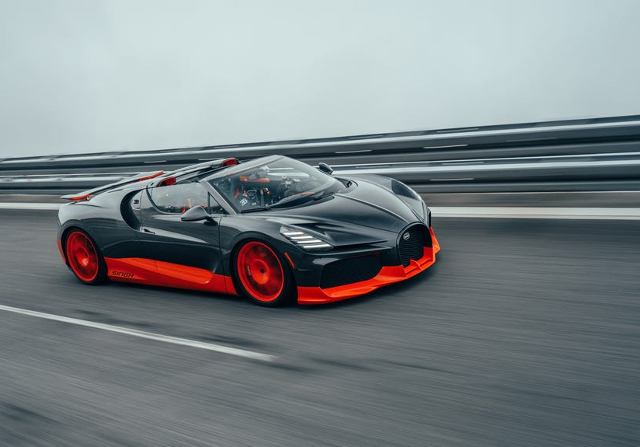 Bugatti Mistral Pecahkan Rekor dan Dapat Gelar Unik Ini ...