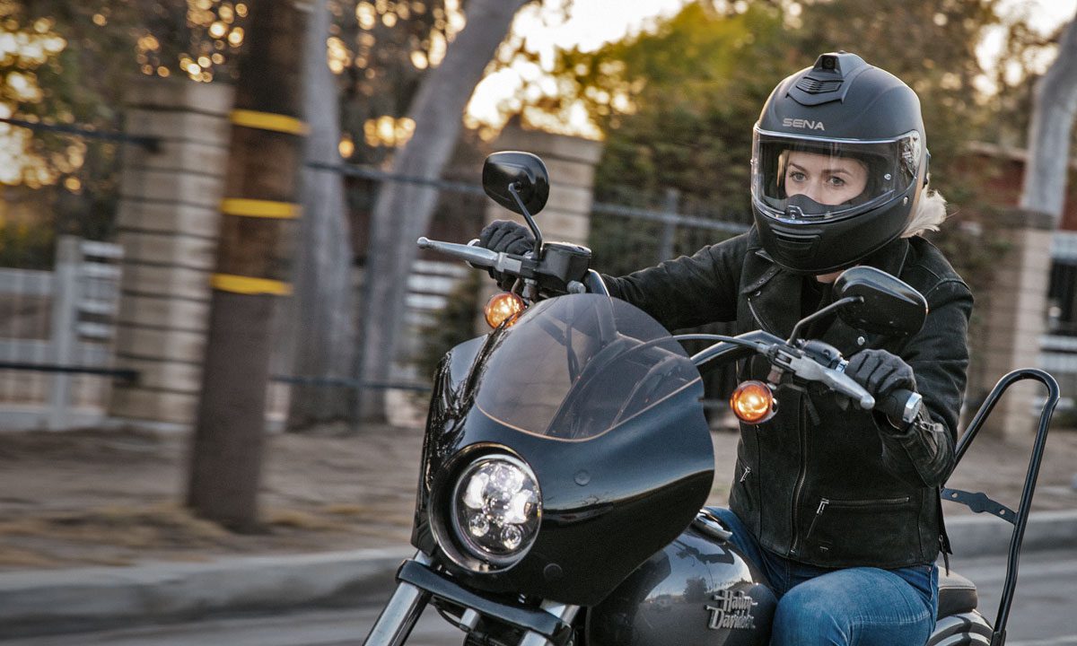 Helm Sena Momentum Pro, Fitur Canggih 