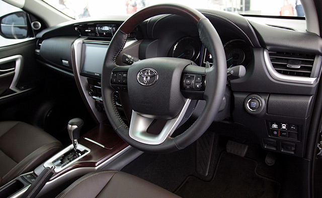 3 Perbedaan Interior Toyota All New Fortuner Dan Mitsubishi