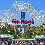 5 Theme Park dengan Jumlah Roller Coaster Terbanyak