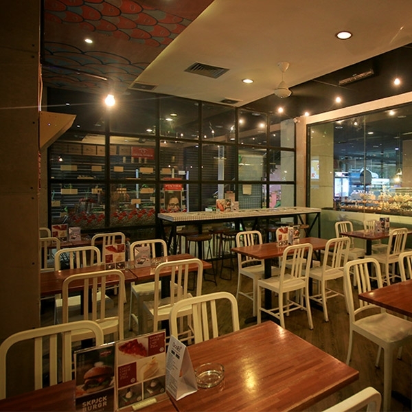 Tokyo Skipjack, Tempat yang Paling Cozy untuk Hangout