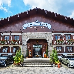 Bavarian Haus Resto and Gourmet, Restoran dengan Nuansa Jerman yang Kental di Puncak
