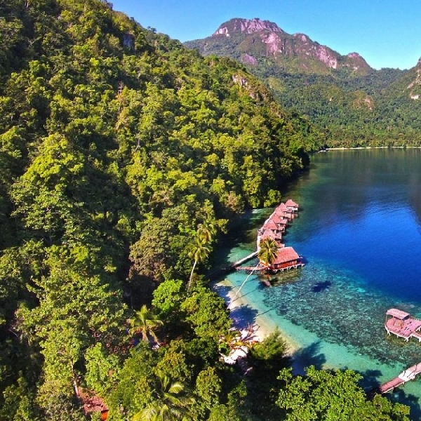 Pantai Ora: Surga Tersembunyi di Pulau Seram