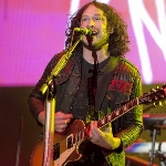 Ray Toro Segera Rilis Debut Album Solo Terbarunya