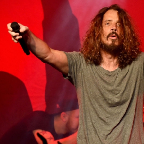 Tewas Di Kamar Mandi, Ini Penyebab Kematian Chris Cornell