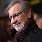 Steven Spielberg  Bikin Serial Horror yang Cuma Bisa Ditonton Malam Hari