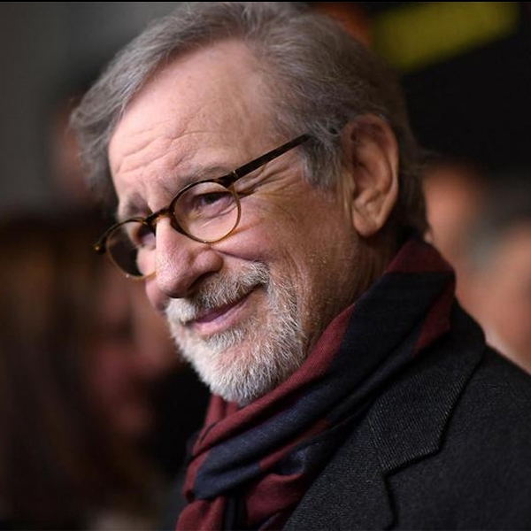 Steven Spielberg  Bikin Serial Horror yang Cuma Bisa Ditonton Malam Hari