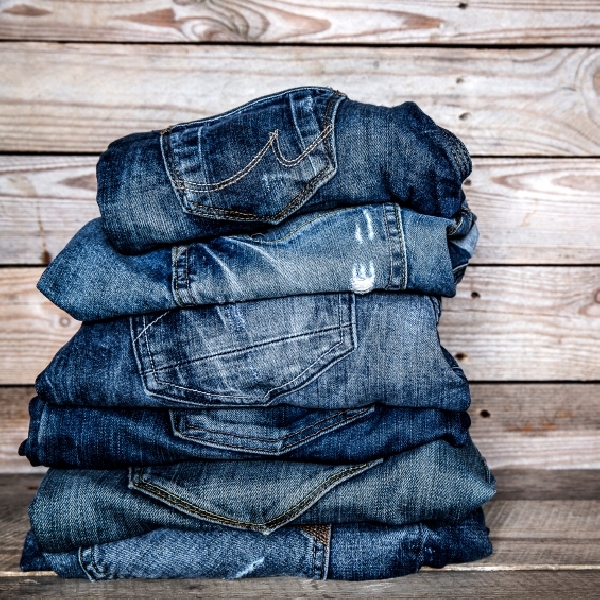 Tampil Trendi, Ini Cara Pilih Celana Jeans Yang Baik