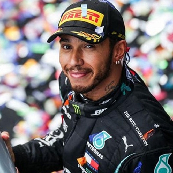 Lewis Hamilton Terlibat Dalam Pembuatan Film Hollywood tentang Formula 1?