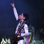Lagu Karya Prince Puncaki Billboard 200