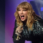 Tur Eras Sukses Besar, Taylor Swift Kini Berstatus Milyarder