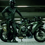 Kawasaki x Adidas Luncurkan Sneakers Yang Terinspirasi Motor Kawasaki Ninja