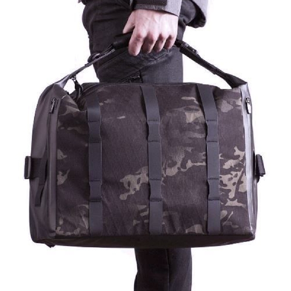 Black Ember, Messenger Bag Stylish Tahan Air