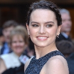 Daisy Ridley Gantikan Angelina Jolie di Film Tomb Raider