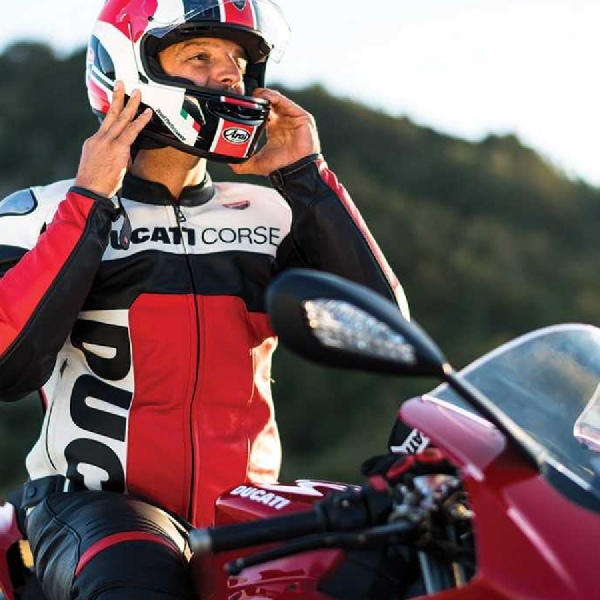 Ducati Memperkenalkan Koleksi Pakaian 2021