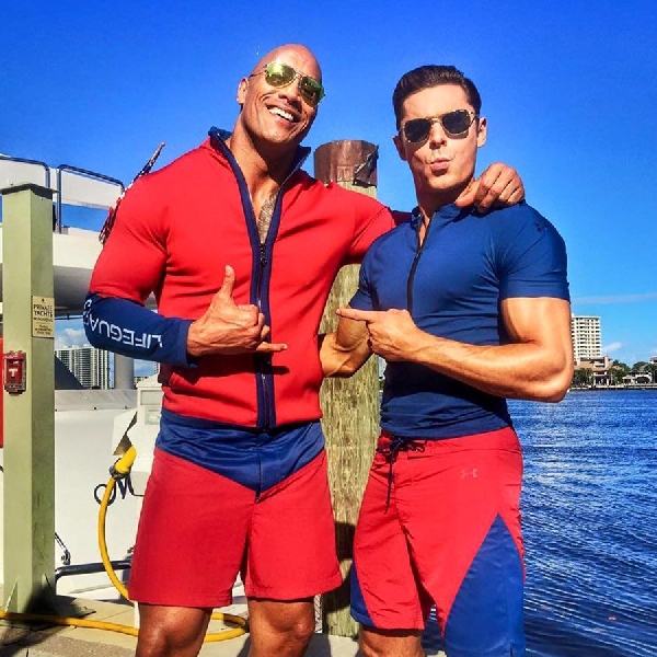 Baywatch Terbaru Tampilkan Dwayne The Rock Johnson dan Zack Efron