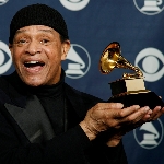 Penyanyi Jazz Kawakan Al Jarreau Tutup Usia