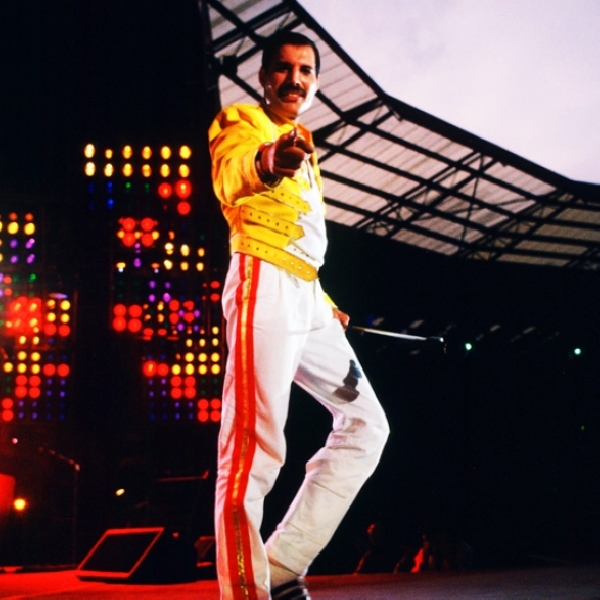 Notebook Berisi Karya Freddie Mercury Akan di Lelang