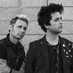 Green Day Hadiahkan 1 Paket Lengkap Albumnya untuk Hari Natal