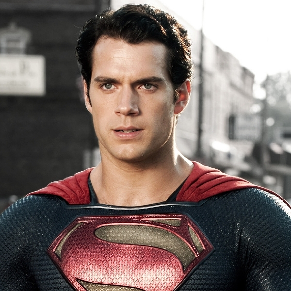 Superman Kembali Terlihat Dalam Lokasi Syuting 'Justice League'