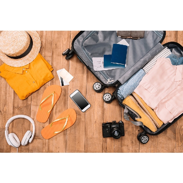 Holiday’s Starter Pack: Barang-Barang yang Perlu Kamu Bawa Saat Liburan