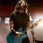 Lewati Jam Malam, Sound Milik Foo Fighters Mati Saat Manggung
