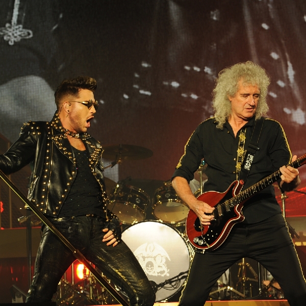 Queen dan Adam Lambert Siap Gebrak Panggung di Tur Musim Panas 2017