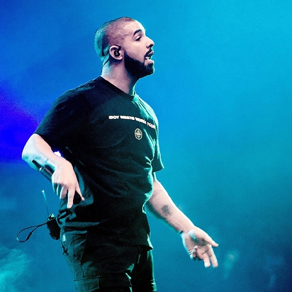 Drake Dinobatkan Sebagai Best-Selling Recording Artist of 2016