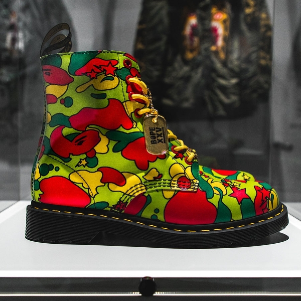 Ini Dia Hasil Kolaborasi BAPE x Dr. Martens