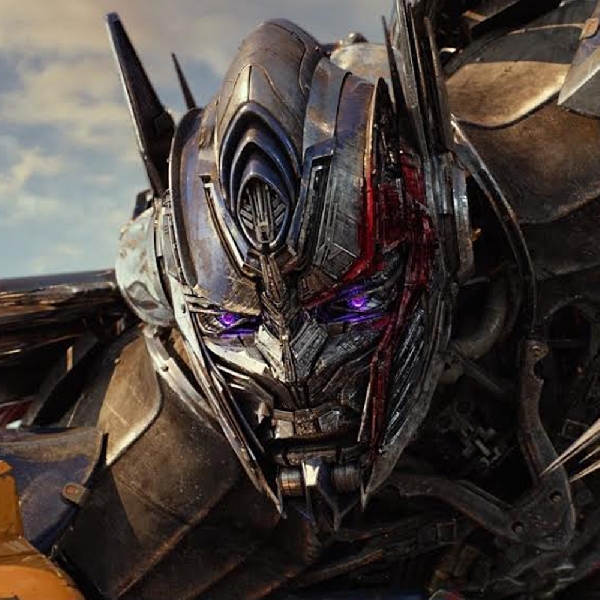 Trailer Terakhir Transformers: The Last Knight Ungkap Sejarah Cybertron