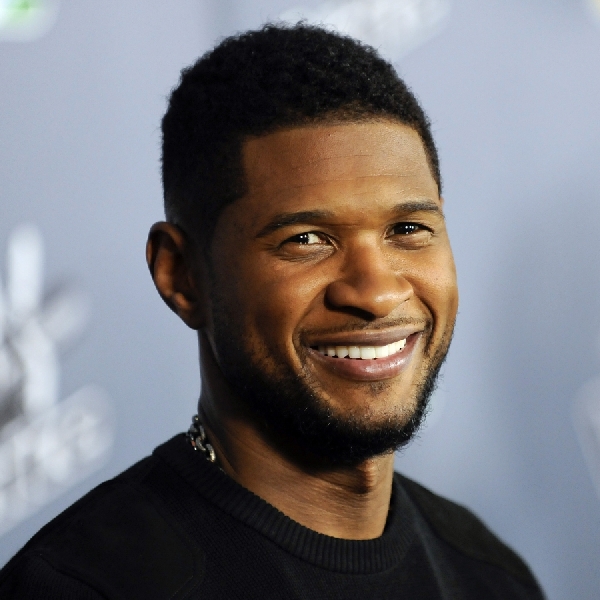 Usher Menari dan Menangis di 'Crash' Musik Video