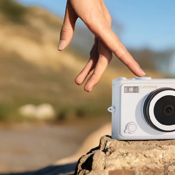 Inilah Lenovo C55, Kamera Digital Pertama Yang Bisa Dipakai Vlogging