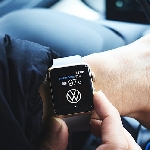 Volkswagen Siapkan Smartwatch Agar Mengemudi Hands-Free Lebih Aman