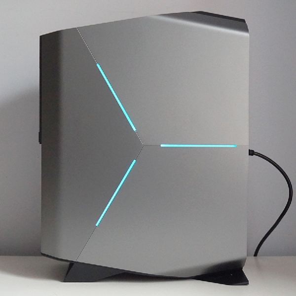 Alienware Aurora R8. Estetika Berpadu Tenaga