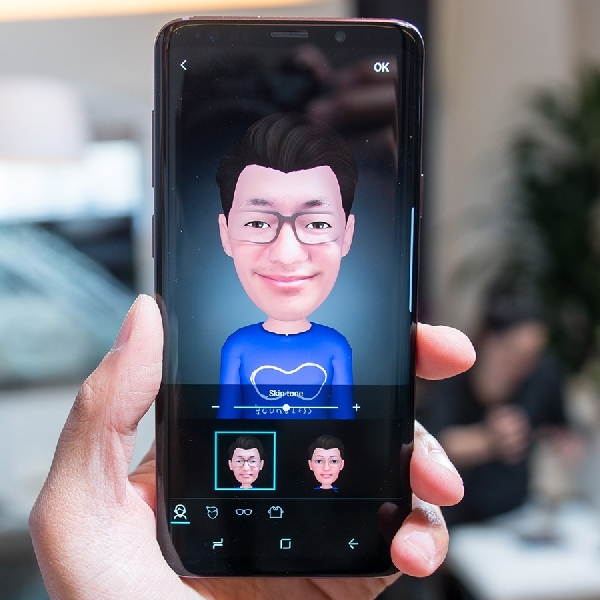 Pengguna Samsung Bisa Video Call Pakai AR Emoji