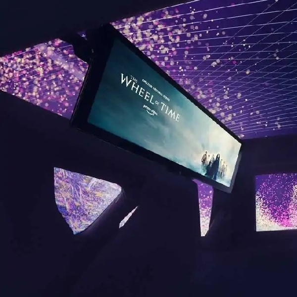 BMW Theatre Screen: TV Mobil dengan Layar Berukuran 31 Inci