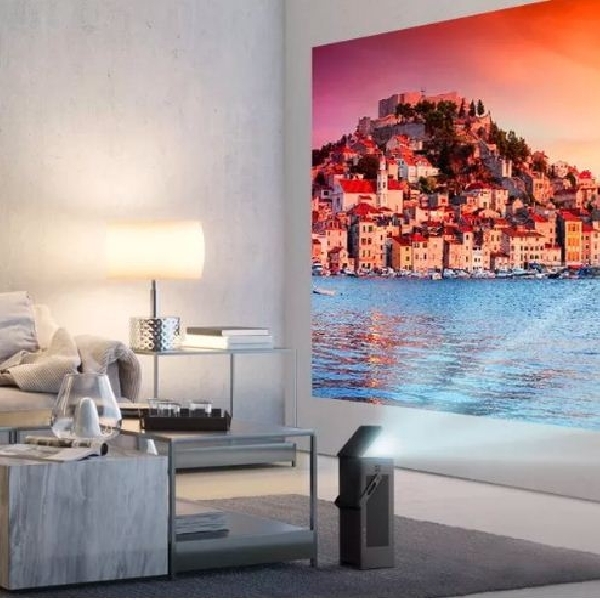 Proyektor LG  HU80KA, Ini Memiliki Kemampuan 4K dan Memancarkan Gambar 150 Inci