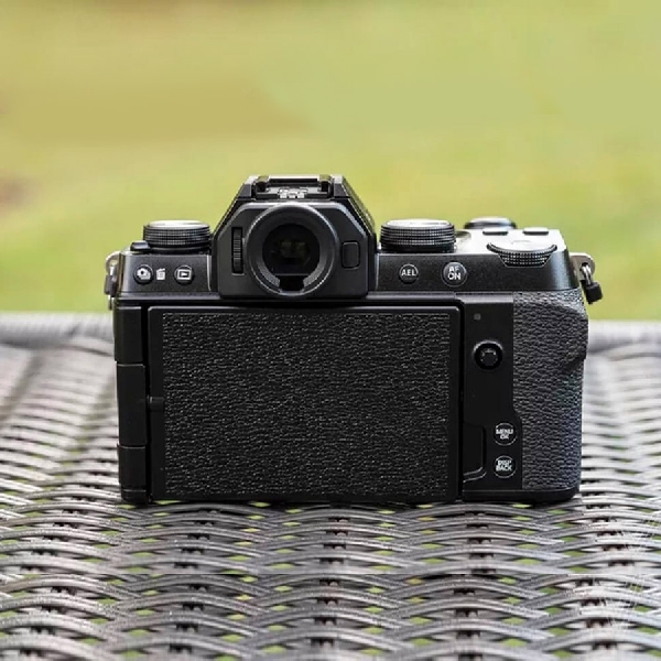 Dengan X-S10 Fujifilm Bermetamorfosa ke Kamera Vlogger