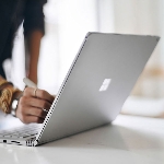 Tahan Lama dan Lebih Dingin, Ini Wujud Microsoft Surface Book Terbaru