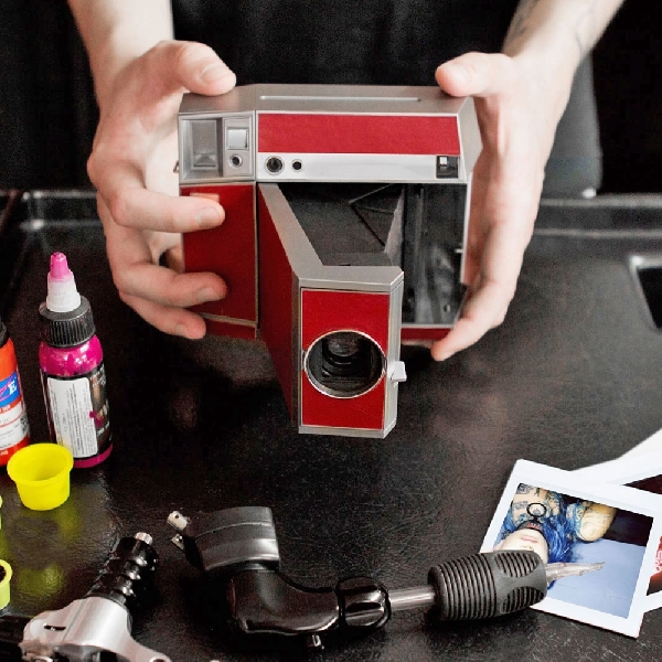 Bergaya Retro, Kamera Instan Lomography Ini Kaya Fitur Ciamik