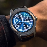 Jegal Tag Heuer, Montblanc Kenalkan Smartwatch Summit