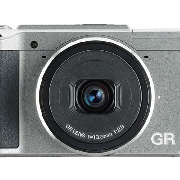 Ricoh Luncurkan Kamera GR II Silver Edition