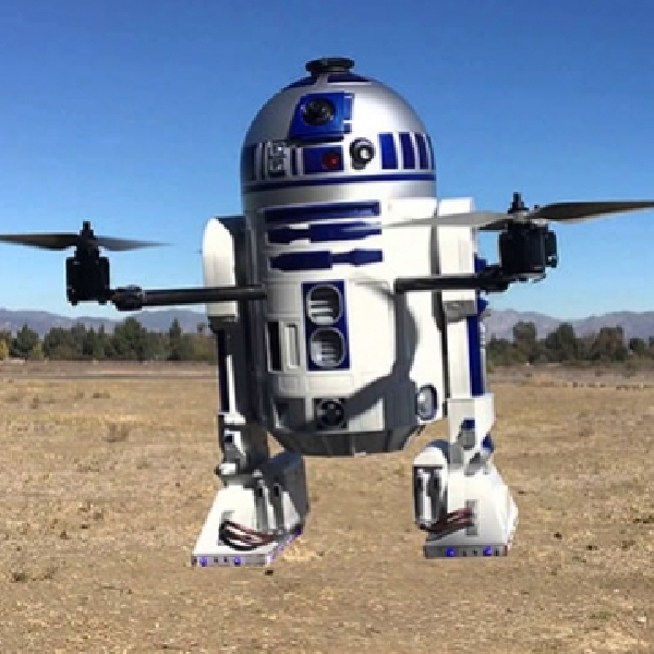 Sambut Film Star Wars Terbaru, Drone Pilot Terbangkan R2-D2