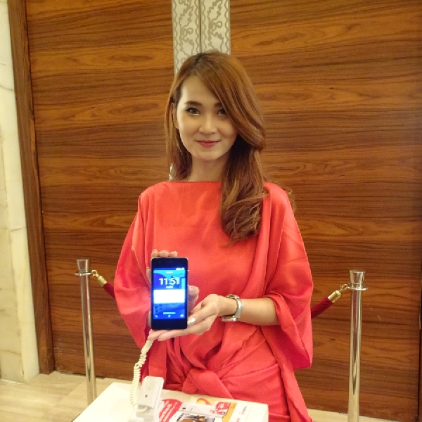 Perluas VoLTE, Smartfren Bundling Dengan Evercoss Winner T 4G