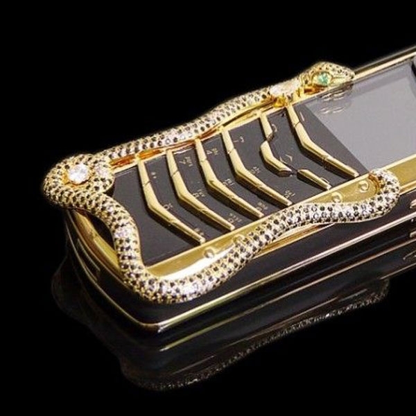 Vertu Signature Cobra, Ponsel Premium DIkirim Menggunakan Helikopter