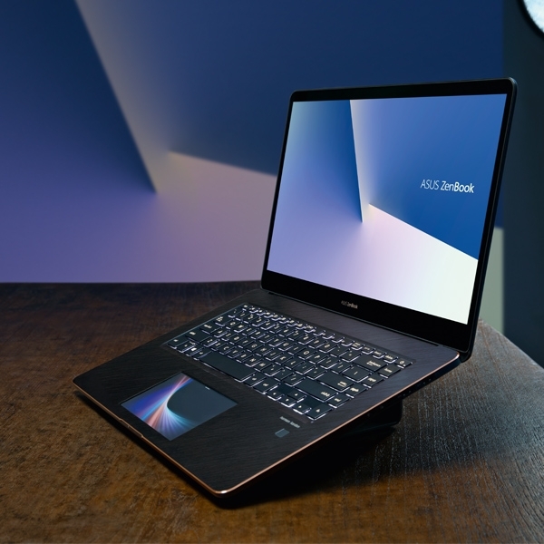 ZenBook Pro 15 UX580, Laptop Anyar Asus Dengan "Dual Layar"