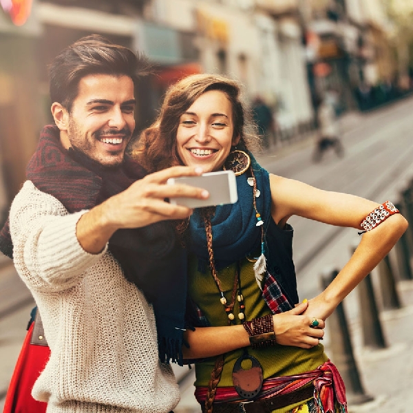 Mau Travelling Selfie Terlihat Keren, Ini Tipsnya