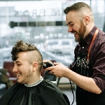 5 Cara Mempertahankan Style Rambut, Ga Perlu Sering-Sering Ke Barbershop Lagi